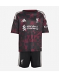 Otroške Nogometnih dresov Liverpool Dominik Szoboszlai #8 Tretji 2026-27 Kratki rokavi (+ hlače)